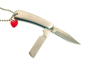 harvesting-knife-necklace